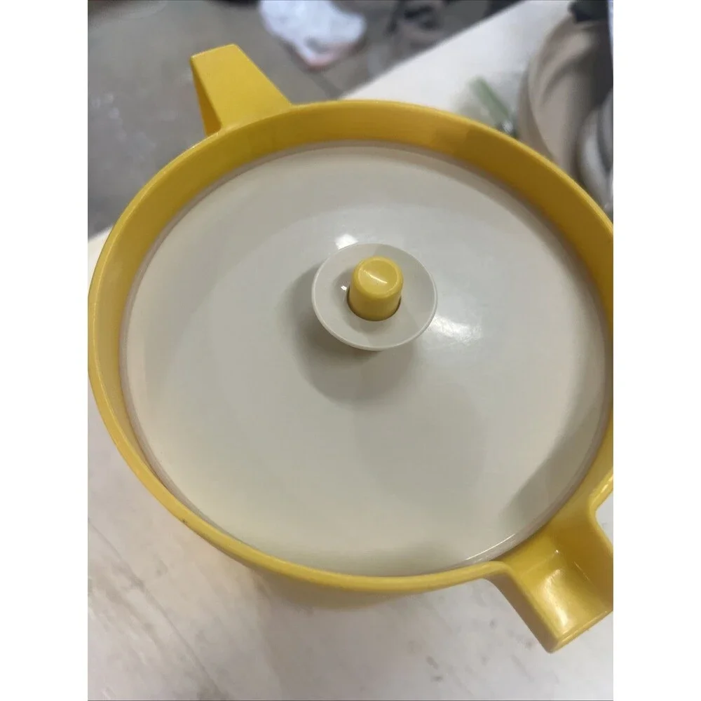 1970s Tupperware 1416-3 Yellow 1 Gallon Pitcher With White Push Button Seal Lid